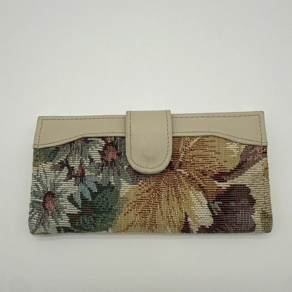 Vintage Floral Tapestry Wallet Billfold